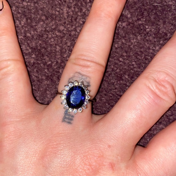 KATE MIDDLETON ENGAGEMENT LAB BLUE SAPPHIRE Replica 18K WHITE GOLD PRINCESS CUT - Picture 7 of 7